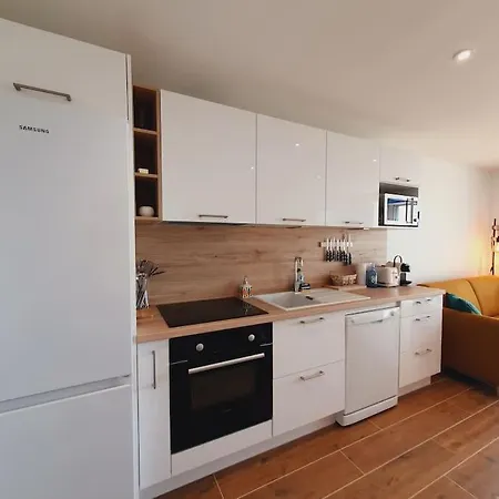 La Perle Du Fidji Sur Le Port Avec Parking Prive Clim Wifi - Rossiconciergerie - Linge En Option